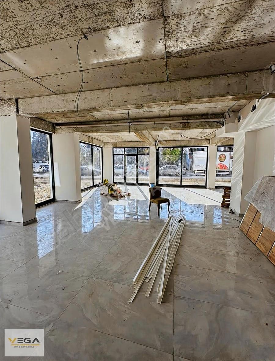 Vega'dan Adatepe Mahallesi Emsalsiz Konumda Sıfır Kiralık Dükkan - Görsel 9