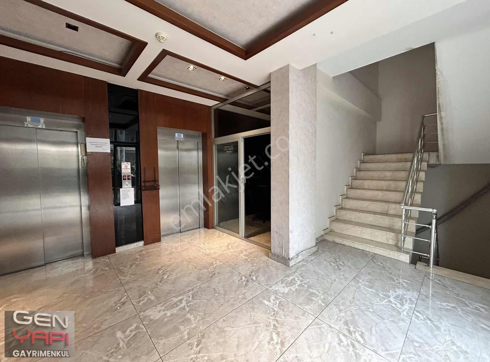 Gen Yapıdan Cadde Üstü Kiralık Ofis 4+1 !!! - Görsel 17