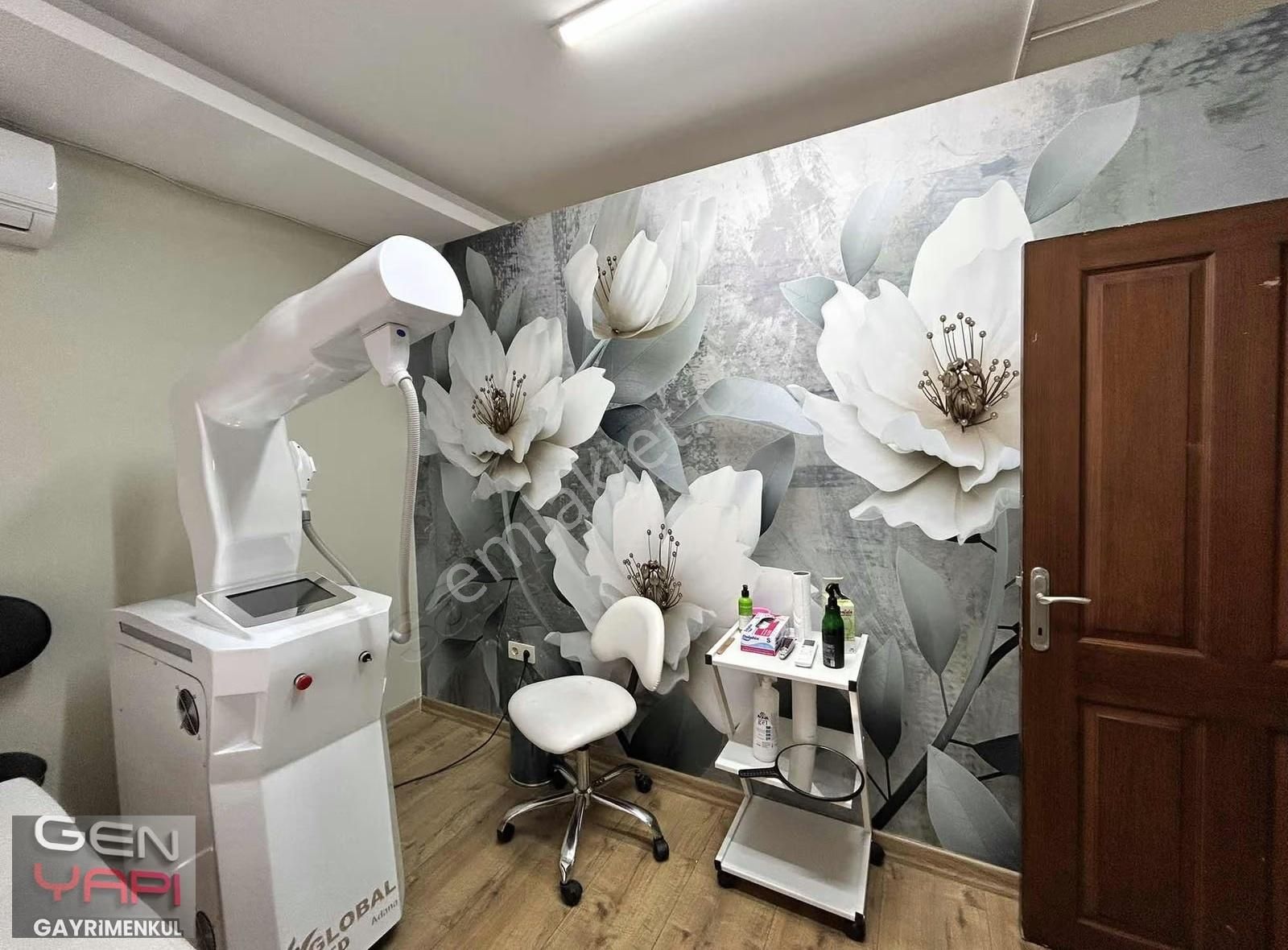 Gen Yapıdan Cadde Üstü Kiralık Ofis 4+1 !!! - Görsel 15