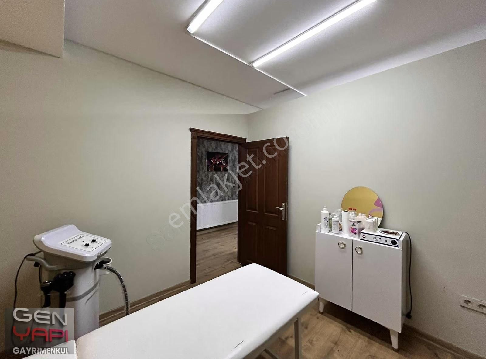 Gen Yapıdan Cadde Üstü Kiralık Ofis 4+1 !!! - Görsel 23