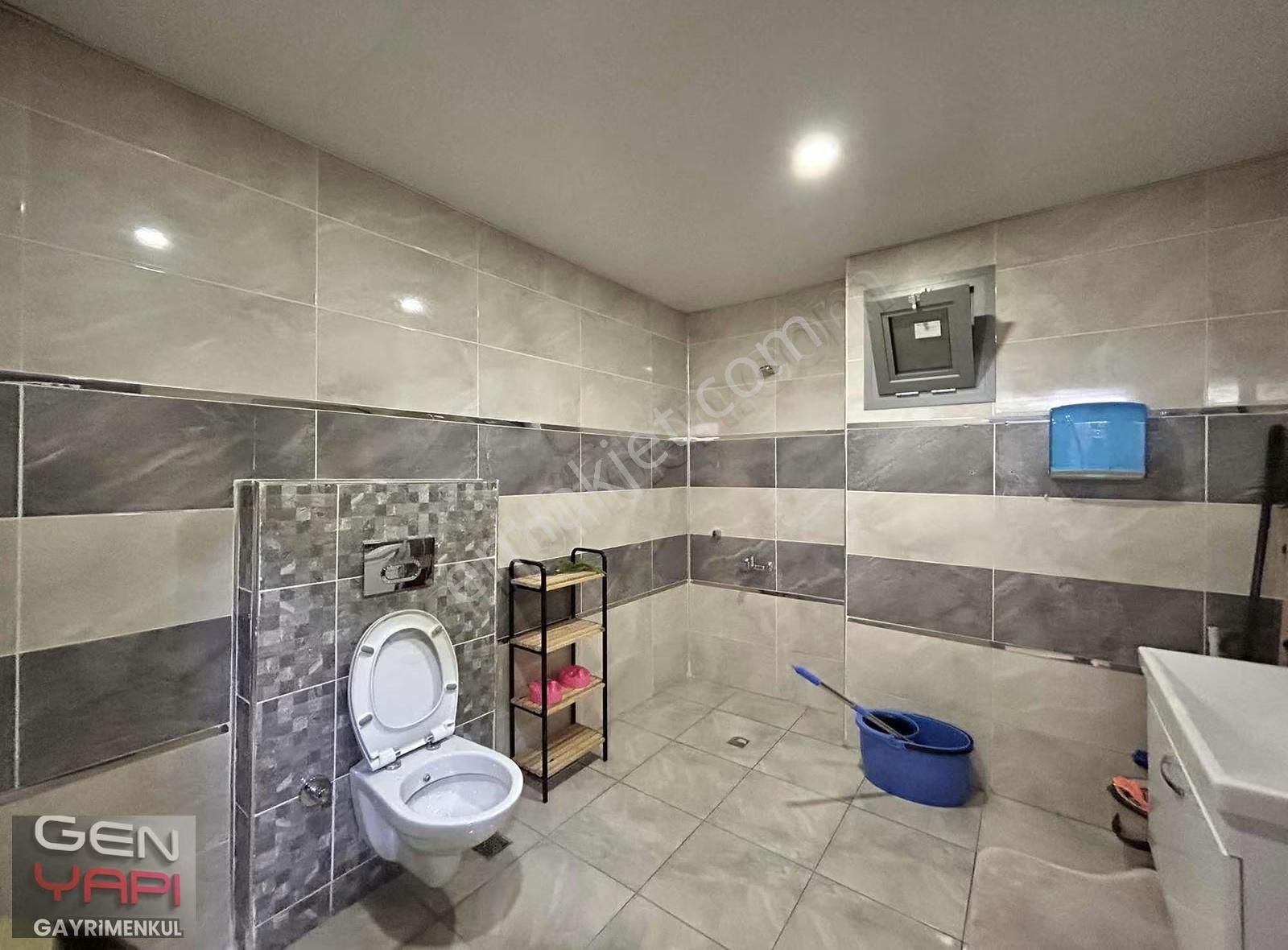 Gen Yapıdan Cadde Üstü Kiralık Ofis 4+1 !!! - Görsel 22