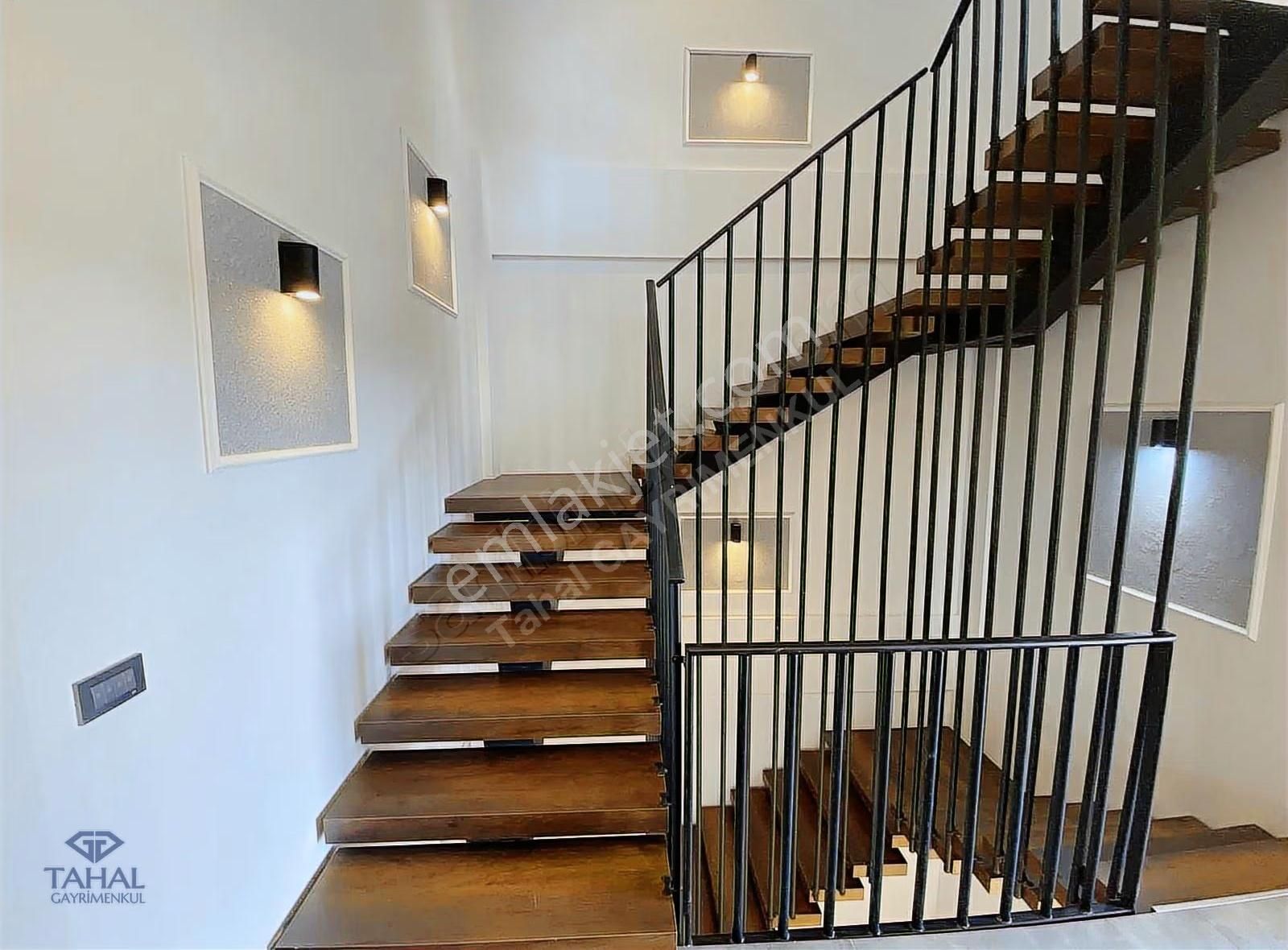 Modern Yaşamın Zirvesi 3 Katlı, Özel Havuzlu 5+1 Villa - Görsel 11