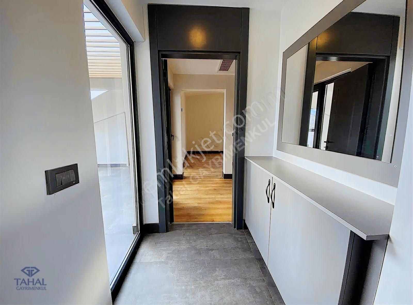 Modern Yaşamın Zirvesi 3 Katlı, Özel Havuzlu 5+1 Villa - Görsel 18