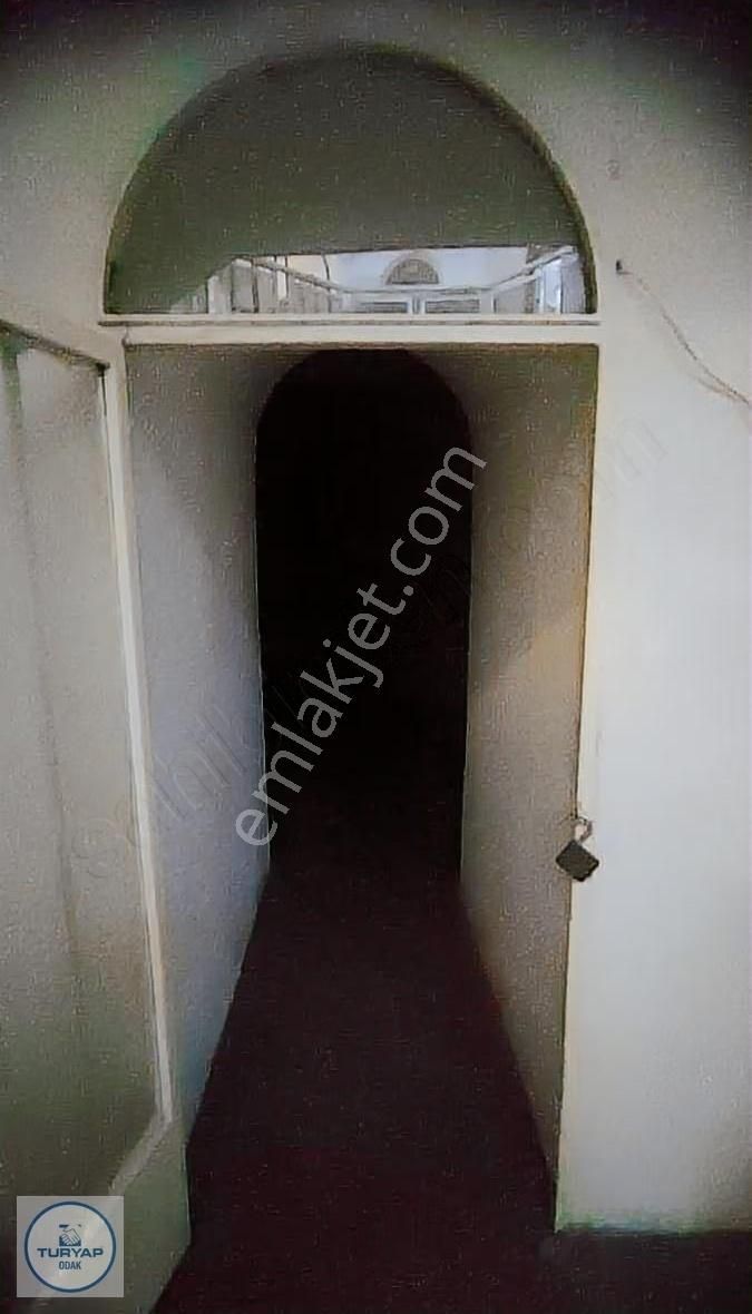 Sirkeci Hocapaşa İş Merkezinde Kiralık Dükkanlar - Görsel 9