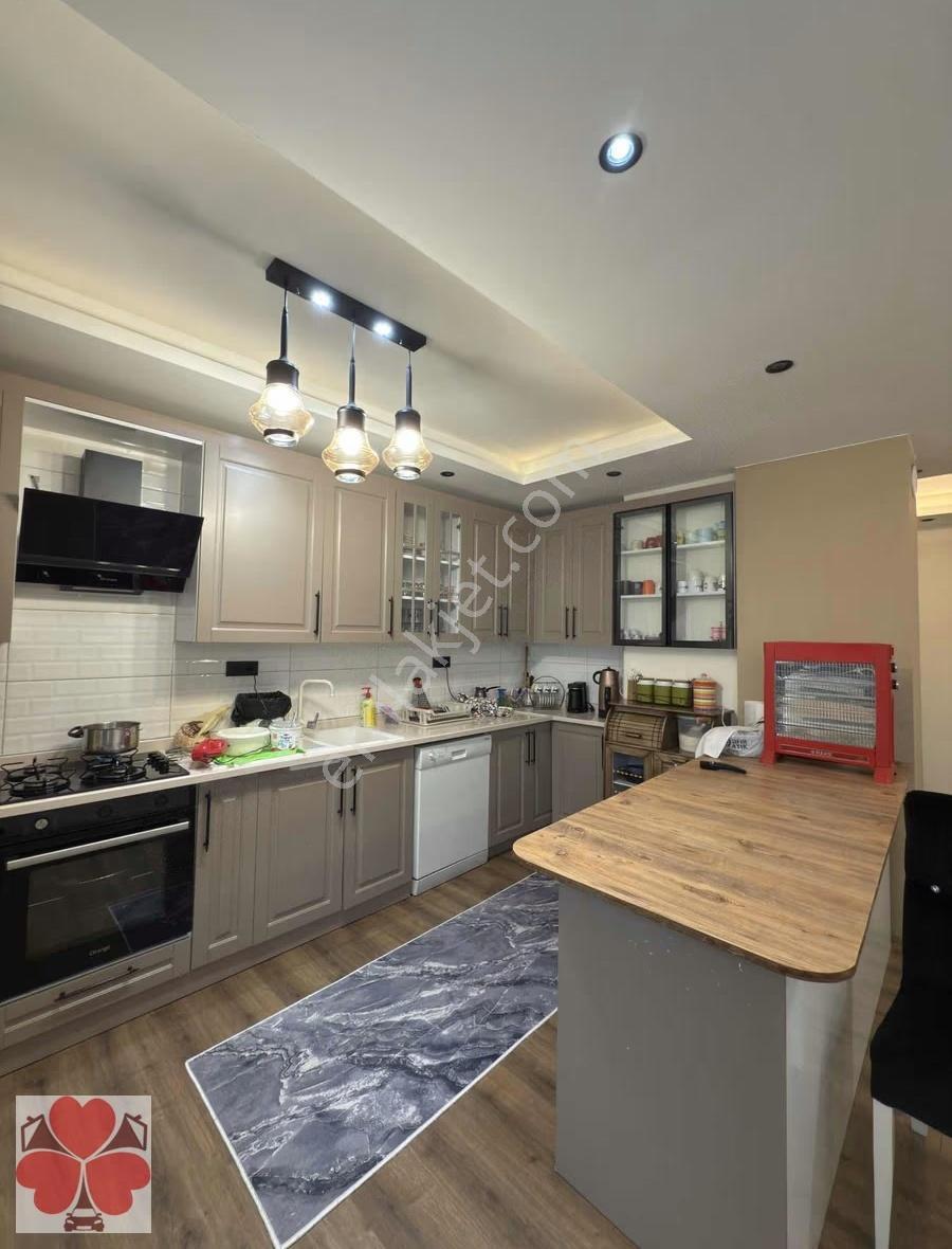 Çarşı Merkezde 175 M2 Full Lüx Yapılı-asansörlü-kaçmaz Daire !!! - Görsel 3