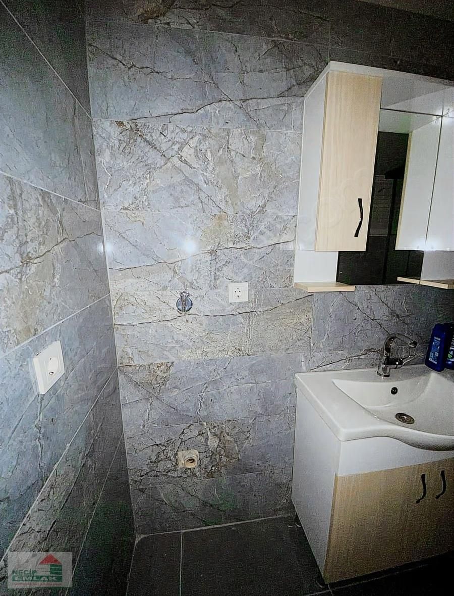 Necip Emlaktan Cadde Üzeri Kiralık 2+1 Daire - Görsel 19