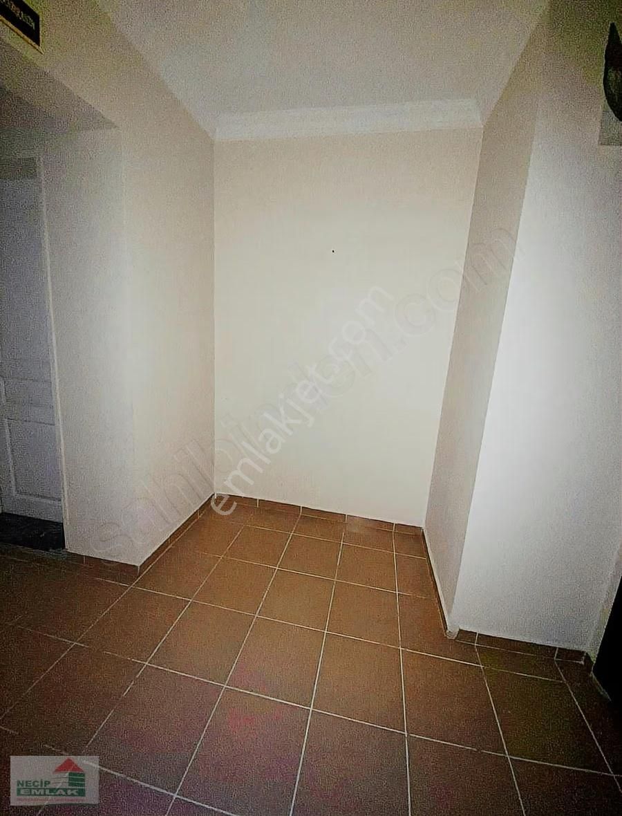 Necip Emlaktan Cadde Üzeri Kiralık 2+1 Daire - Görsel 7
