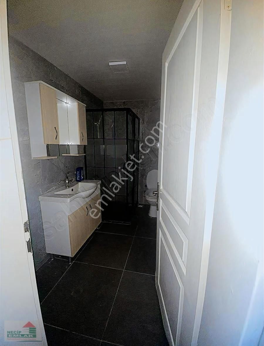 Necip Emlaktan Cadde Üzeri Kiralık 2+1 Daire - Görsel 26