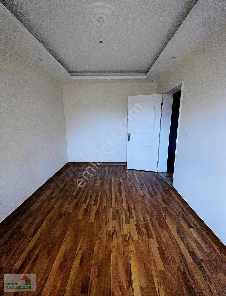 Necip Emlaktan Cadde Üzeri Kiralık 2+1 Daire - Görsel 4