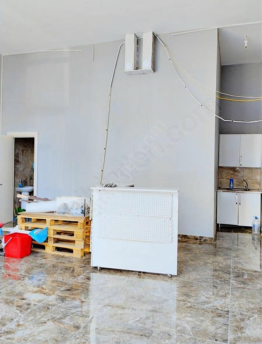 Gözcübaba'da Cadde Üstü Ön Kullanımlı Geniş Cepheli - Görsel 6