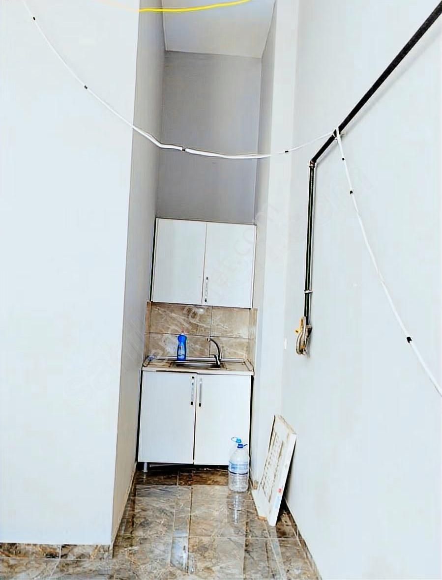 Gözcübaba'da Cadde Üstü Ön Kullanımlı Geniş Cepheli - Görsel 19