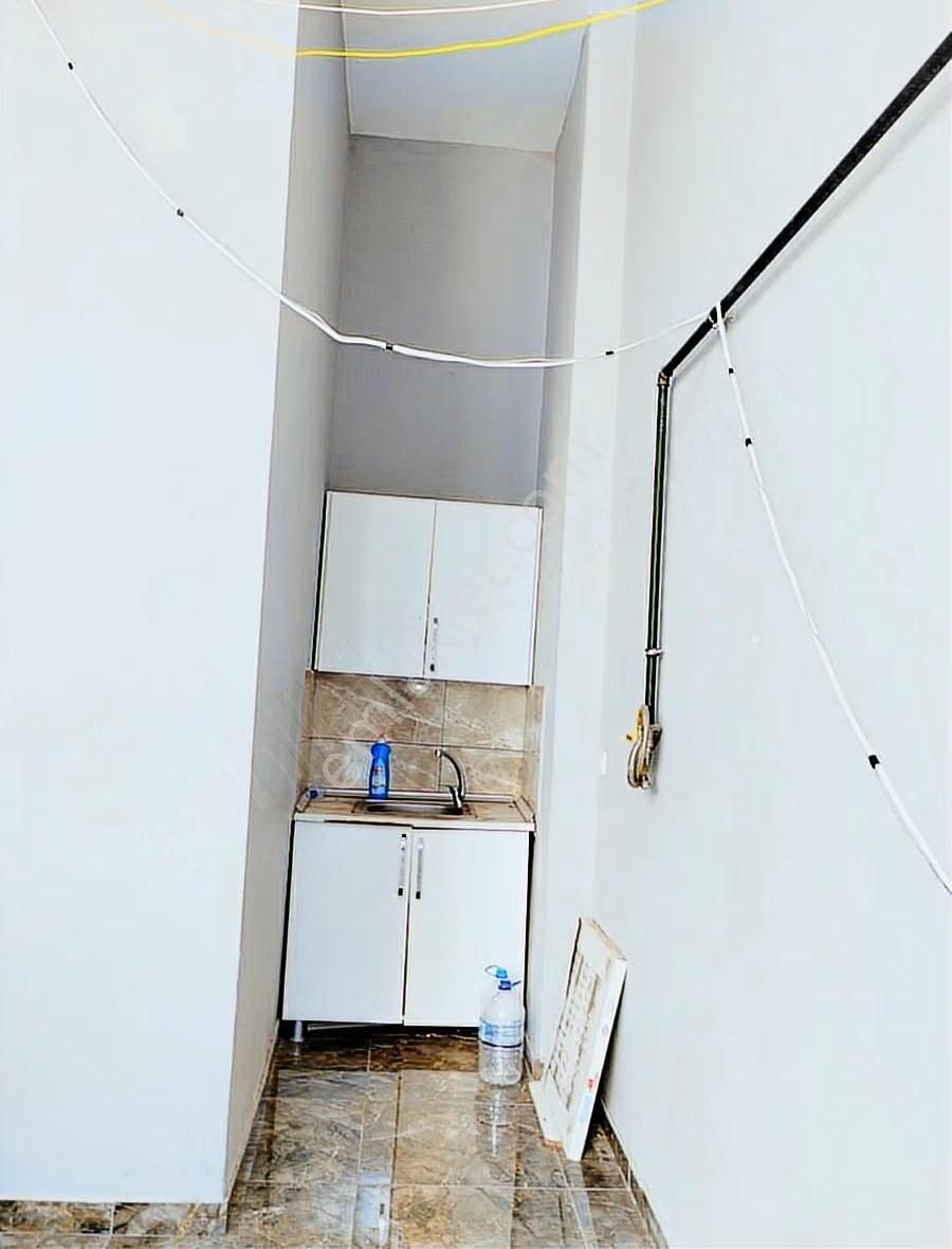 Gözcübaba'da Cadde Üstü Ön Kullanımlı Geniş Cepheli - Görsel 7