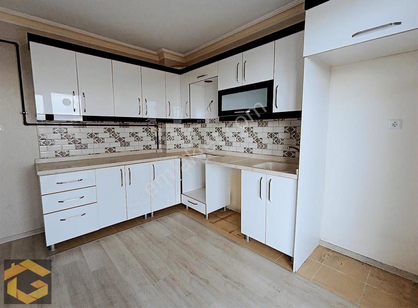 Orhan Kemal Caddesi Üzeri 3+1 Kiralık Daire