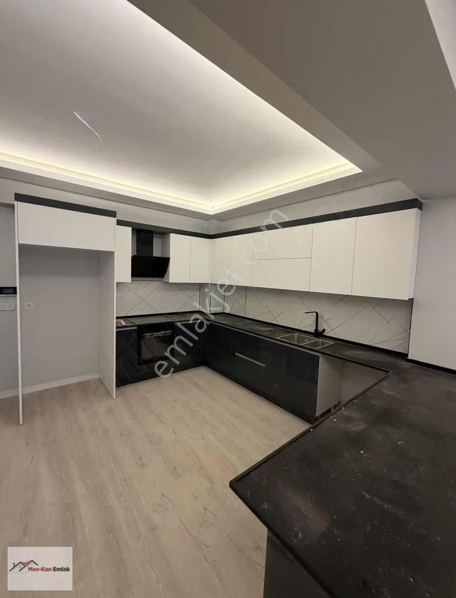 Özlüce Bulvarı Altınşehirde Sıfır 1+1 Geniş Eşyasız Kiralık Lux - Görsel 3