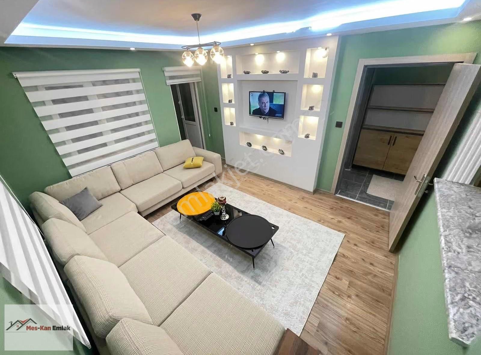 Meskandan Yerleşimde 1+1 Ayrı Mutfak Sıfır Yapılı Satılık Daire