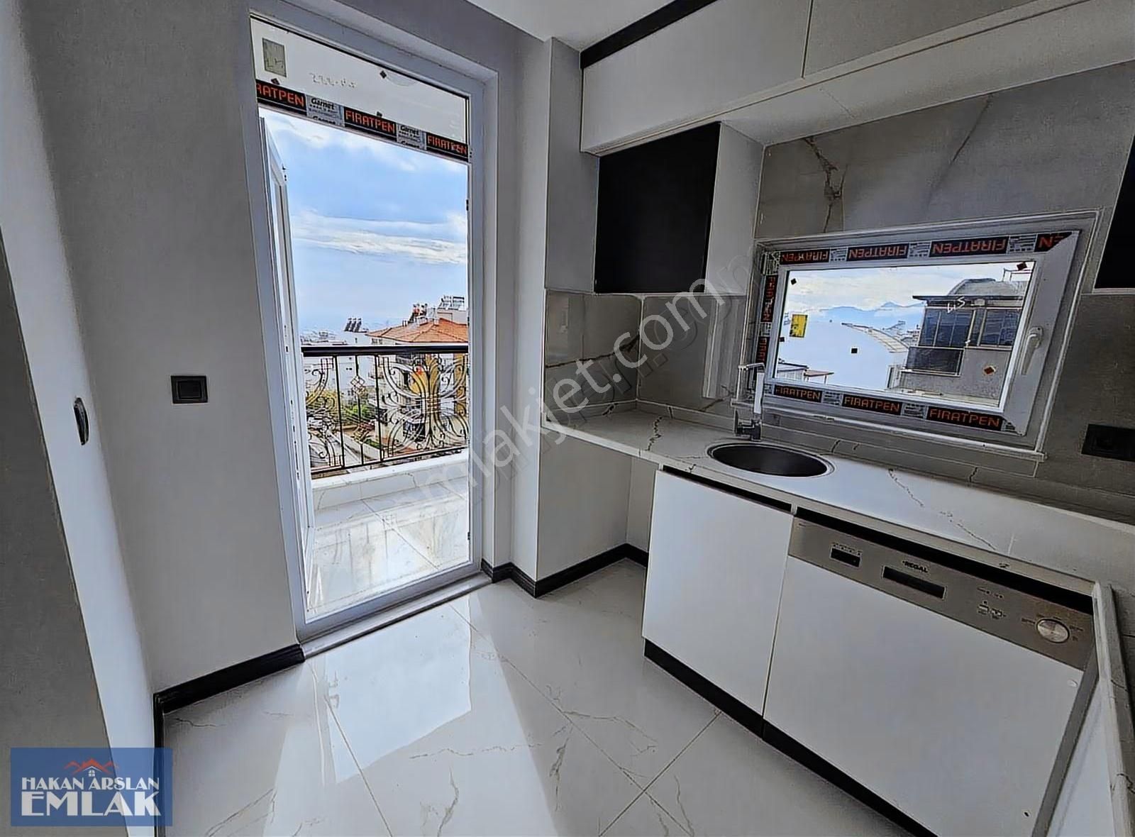 Deniz Manzaralı,güney Cephe Lüx Yapım Katta 1+1 Satılık Daire - Görsel 7