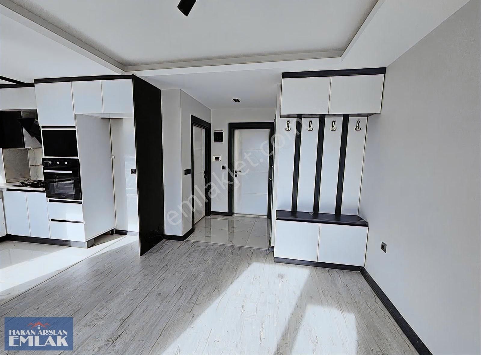 Deniz Manzaralı,güney Cephe Lüx Yapım Katta 1+1 Satılık Daire - Görsel 9