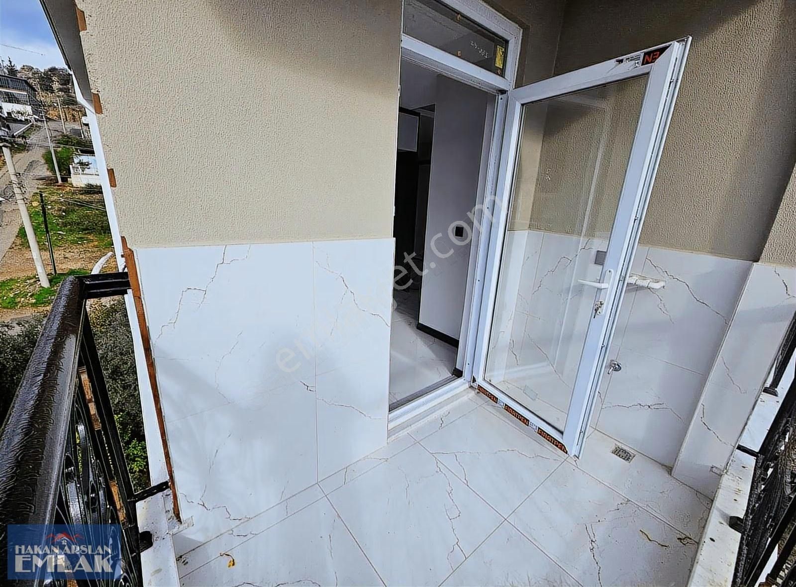 Deniz Manzaralı,güney Cephe Lüx Yapım Katta 1+1 Satılık Daire - Görsel 12