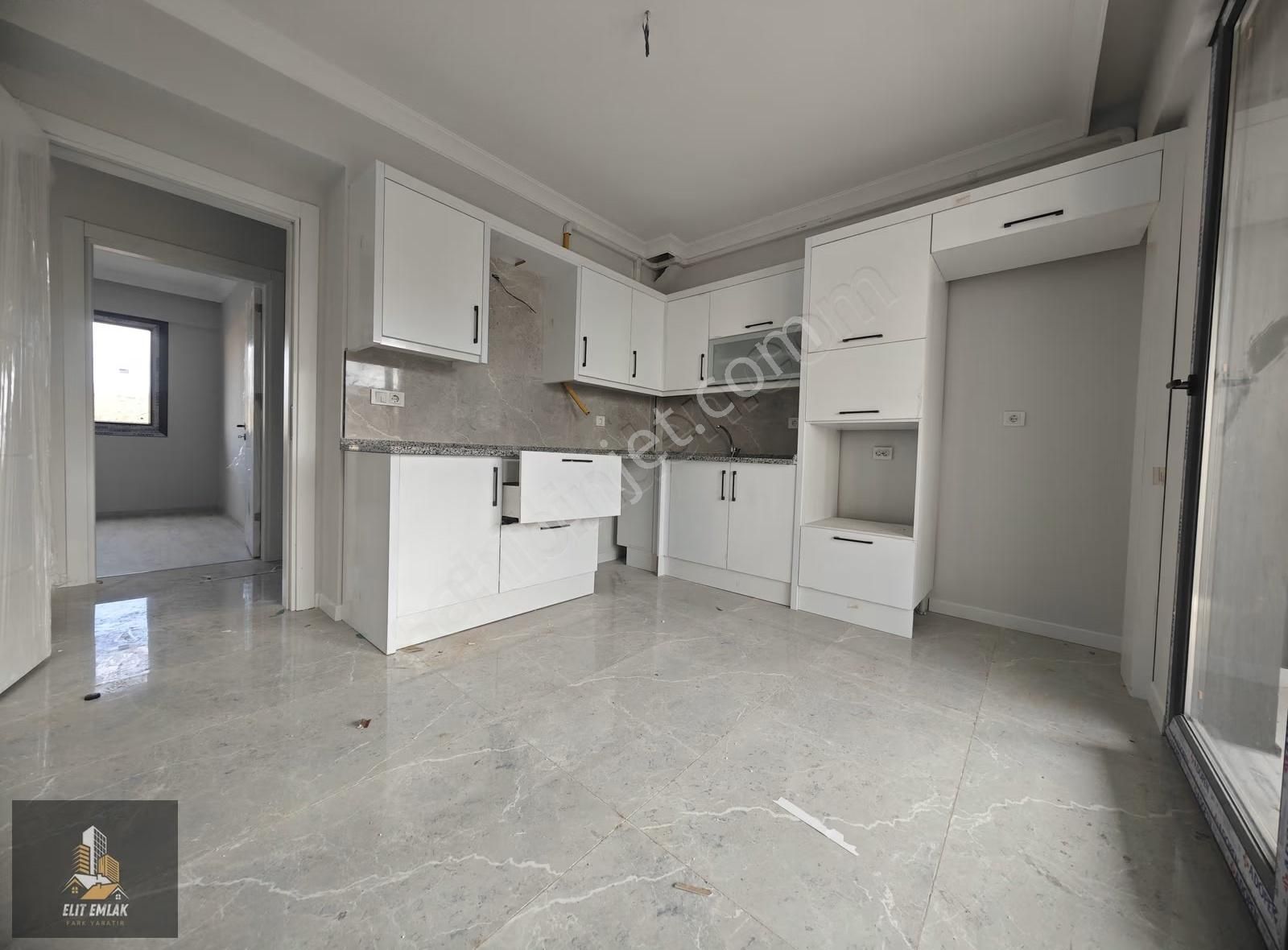 Elit Emlak'tan Cumhuriyet Mah. 2+1 Satılık Daire