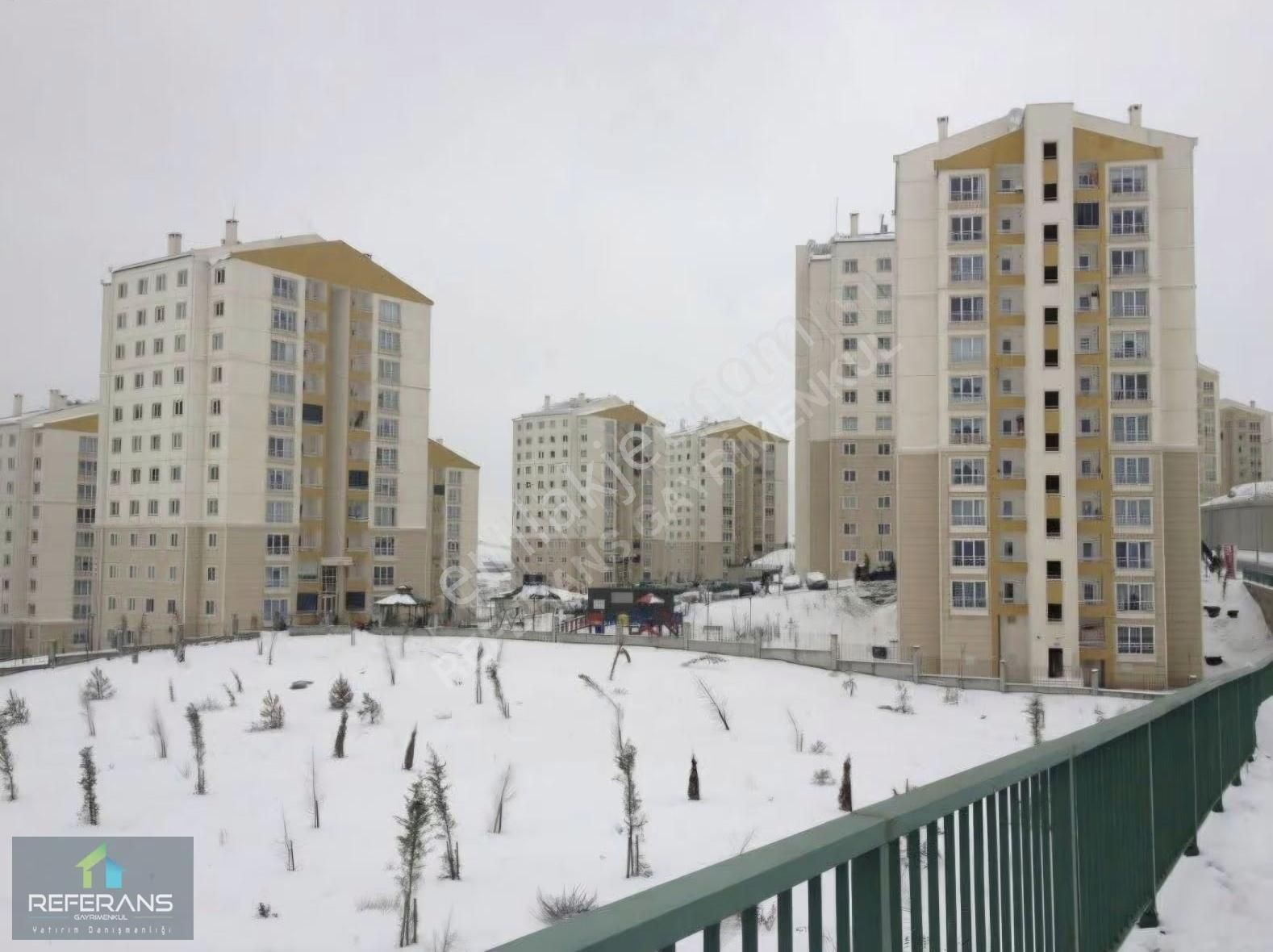 *kayaşehir 15.bölge Ara Kat Metro Yanı Kapalı Balkon 2+1 Yapılı