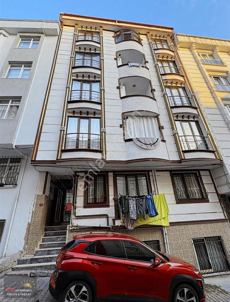 Bağlarçeşme Meydanda Satılık Arakat Daire