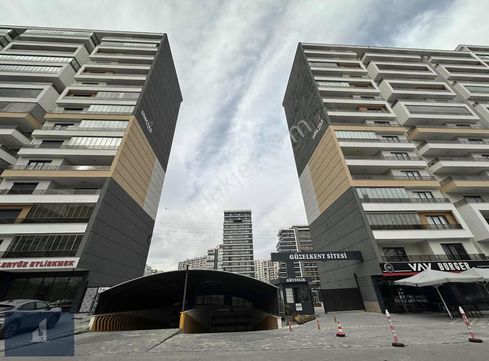 Kadir Dikici'den Güzelkent'te 240m2 Büyük Tip Satılık 4+1 Daire