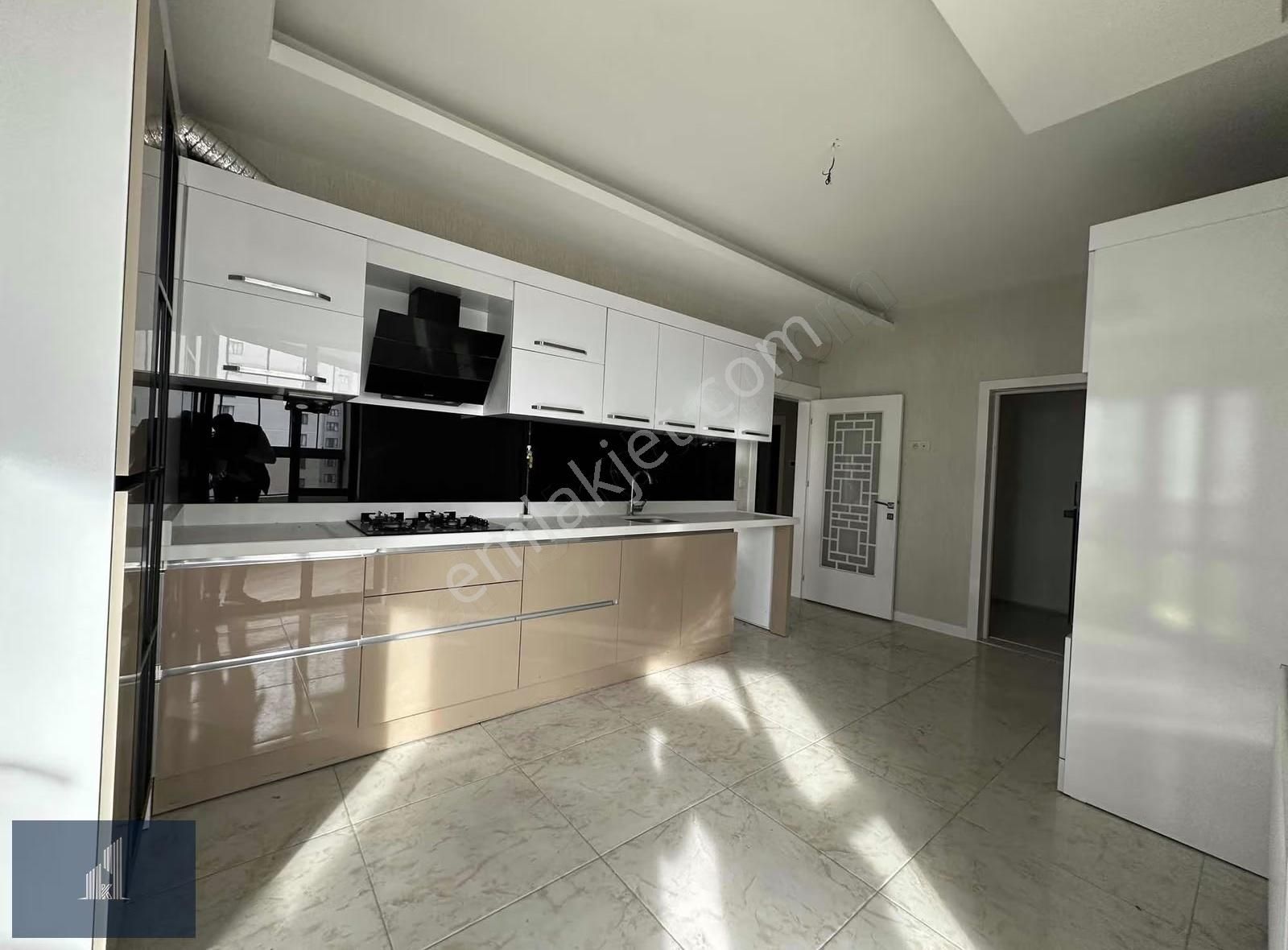 Kadir Dikici'den Güzelkent'te 240m2 Büyük Tip Satılık 4+1 Daire - Görsel 24