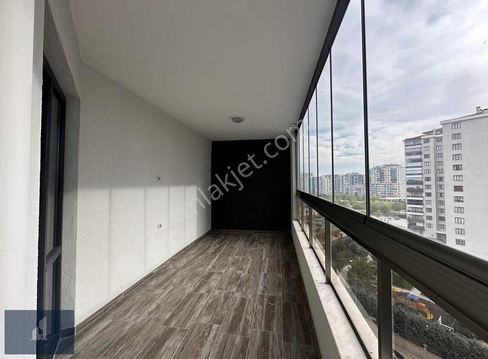 Kadir Dikici'den Güzelkent'te 240m2 Büyük Tip Satılık 4+1 Daire - Görsel 19