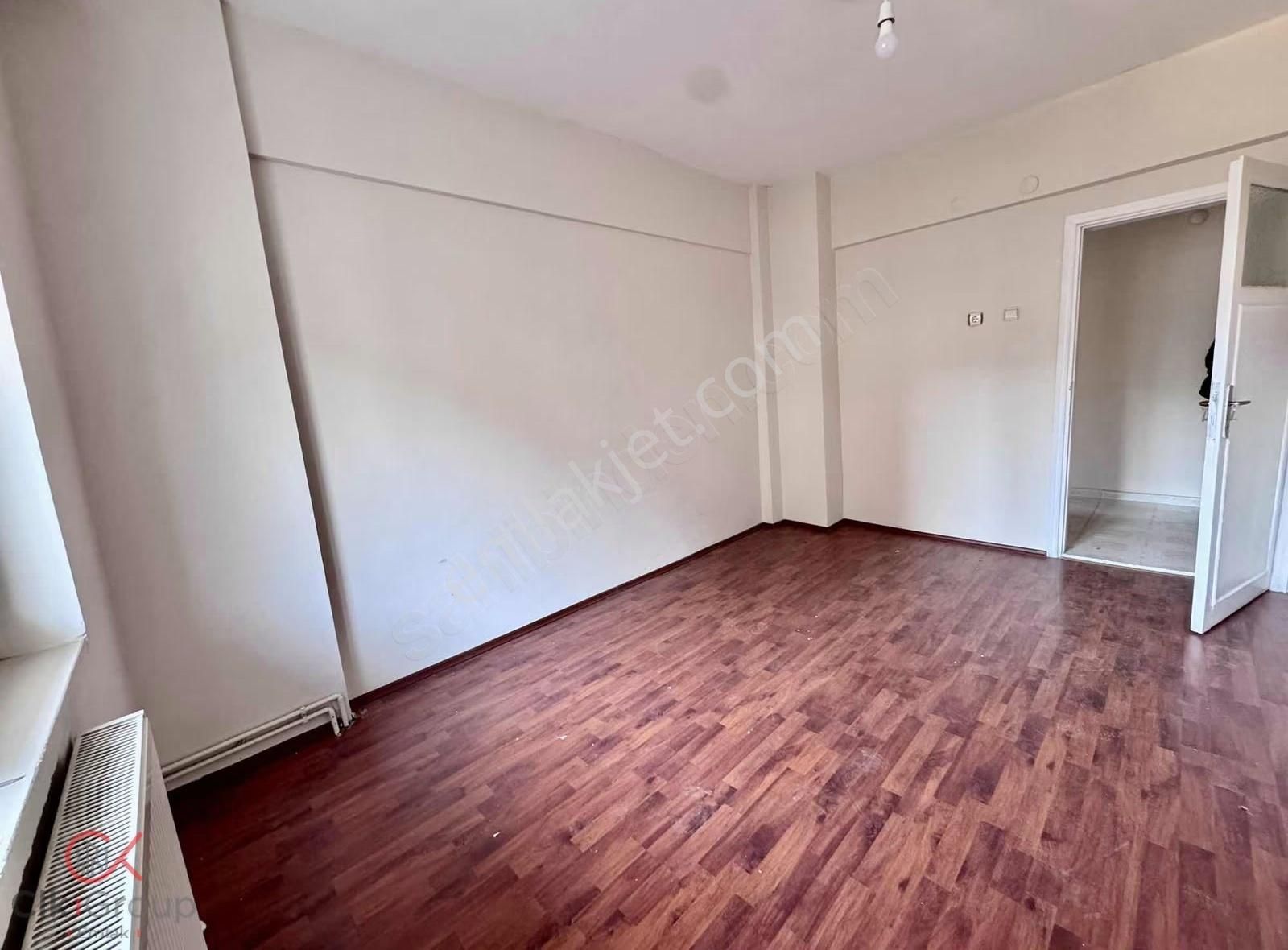 Clk Gm'den Alanönünde Kiralık 3+1 Arakat Asansörlü Daire - Görsel 3