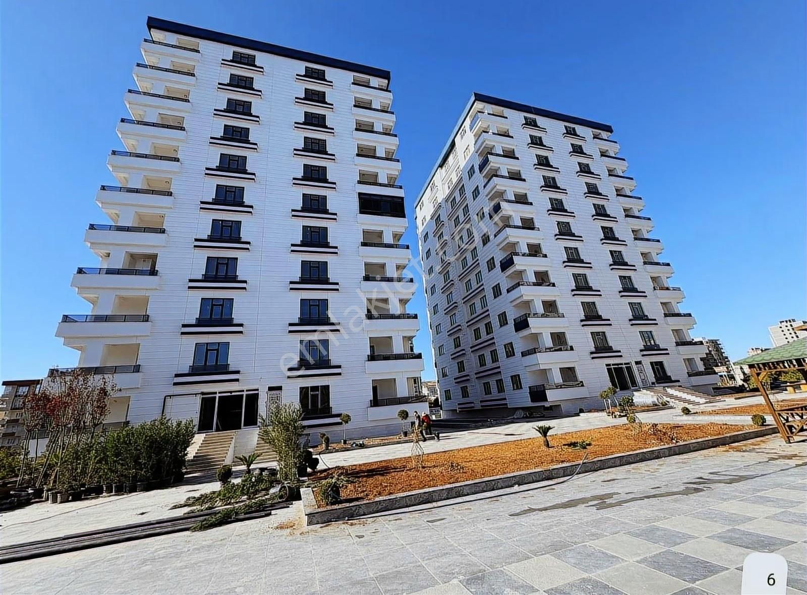 Kültür Emlaktan Diyarbakır Yoluna Sıfır Milas Sitesinde Arakat - Görsel 13