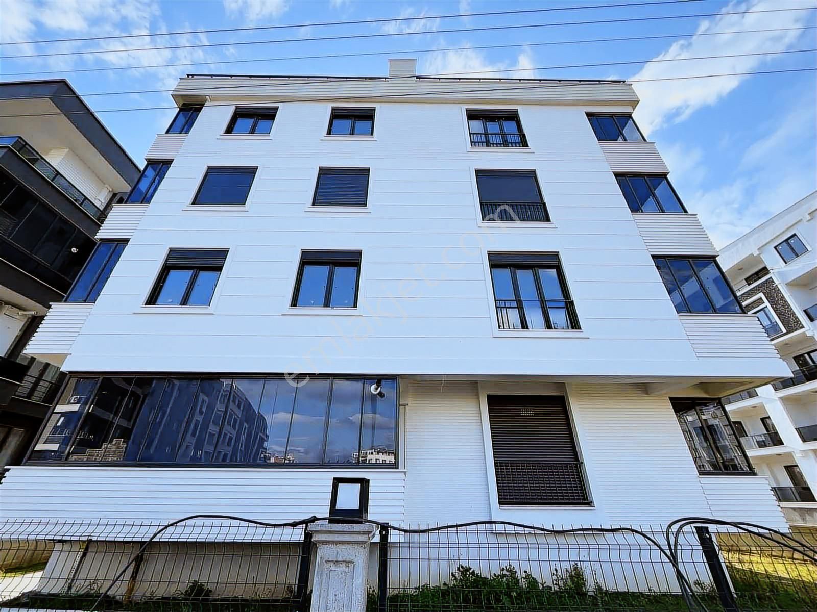 Yetkili Gürsoy'dan Kapalı Otoparklı Ebeveyn Banyolu Ön Cephe 2+1