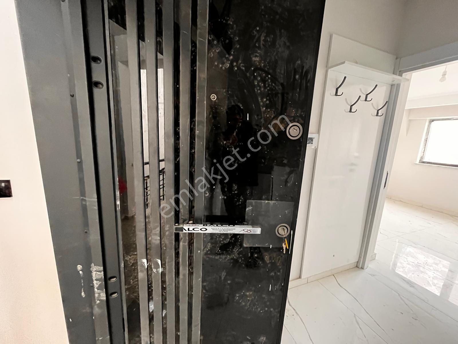 Anadolu Üni Önünde Asansörlü Tek Tapu 5 Adet 1+1 Daire Bk-29 - Görsel 8