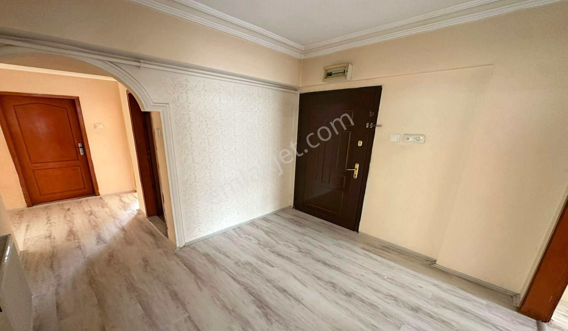 Ufuktepe Cadde Üzeri 3+1 Katta Geniş Daire Arayanlara Fırsat - Görsel 27