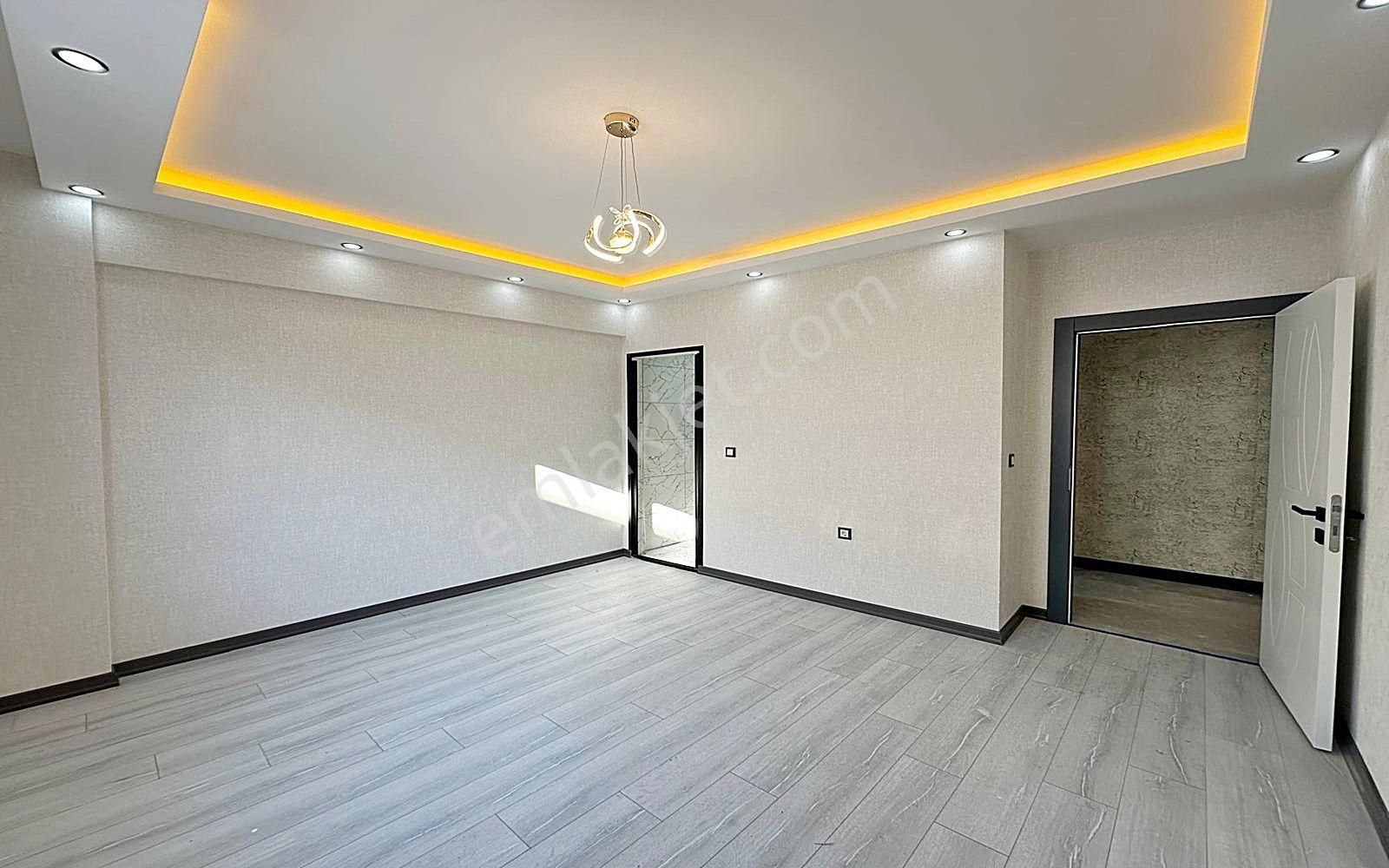 Karakaya'da Modern Tasarım & Ultralüks Donanımlı 3+1 Daire - Görsel 17