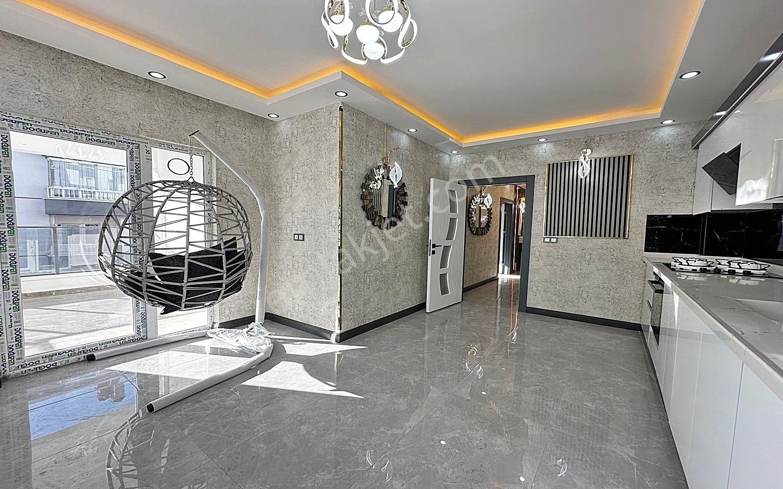 Karakaya'da Modern Tasarım & Ultralüks Donanımlı 3+1 Daire - Görsel 16