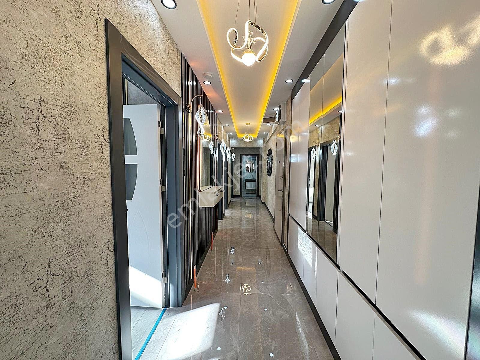 Karakaya'da Modern Tasarım & Ultralüks Donanımlı 3+1 Daire - Görsel 30