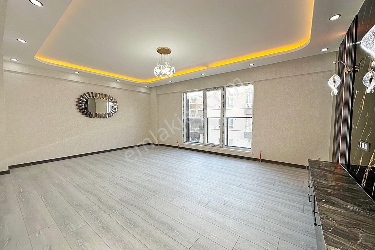 Karakaya'da Modern Tasarım & Ultralüks Donanımlı 3+1 Daire - Görsel 4