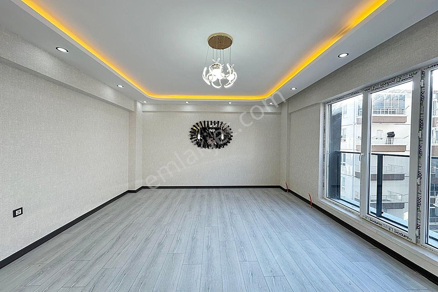 Karakaya'da Modern Tasarım & Ultralüks Donanımlı 3+1 Daire - Görsel 7