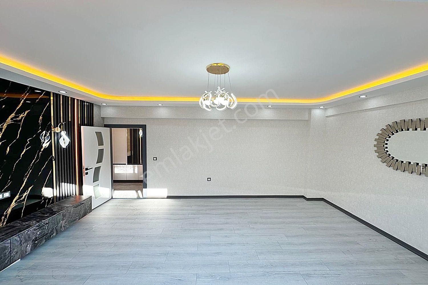 Karakaya'da Modern Tasarım & Ultralüks Donanımlı 3+1 Daire - Görsel 8