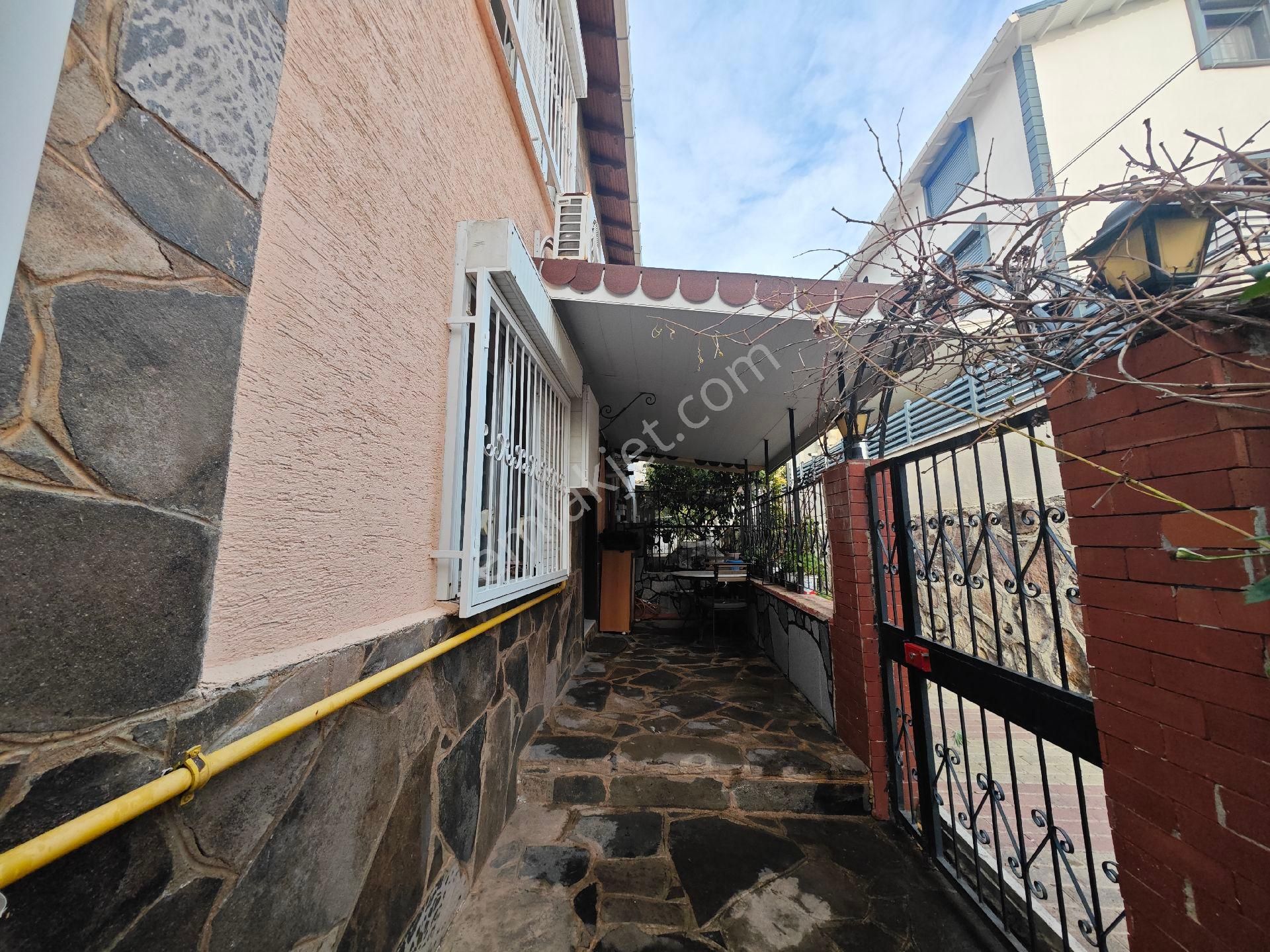 Evka 2 Mahallesi Çiğli İzmir De Satılık 3+1 Dubleks Villa - Görsel 9