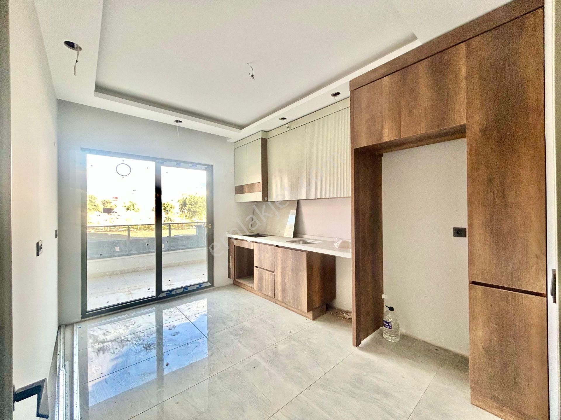 Yüksel'den Kadıköy'de Öncephe K. Otopark Site İçinde 2+1 Satılık Daire
