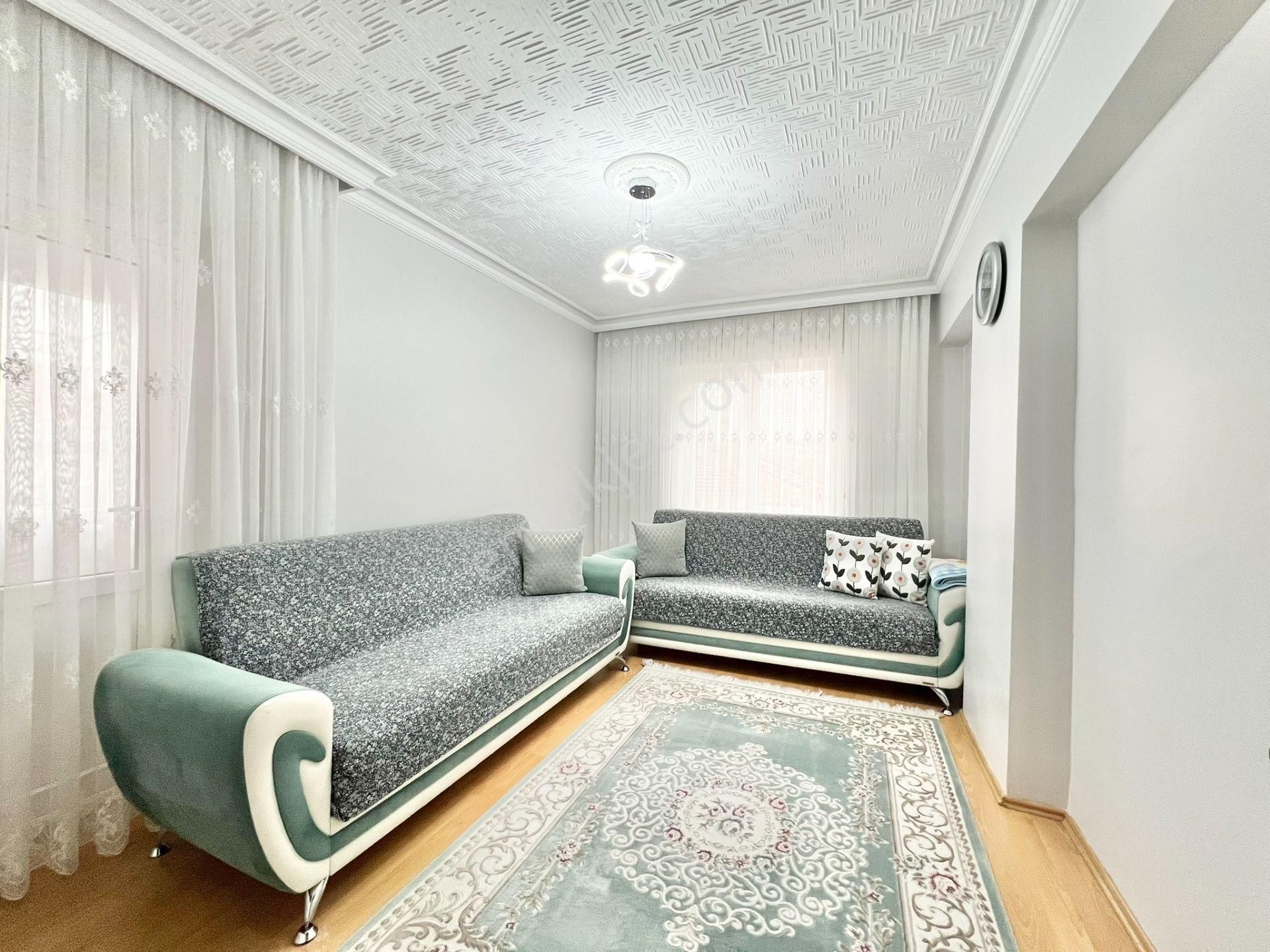 Pursaklar Mehmet Zengin Emlak'tan 2.kat 3+1 Çarşı İçinde Yapılı Masrafsız Daire - Görsel 13