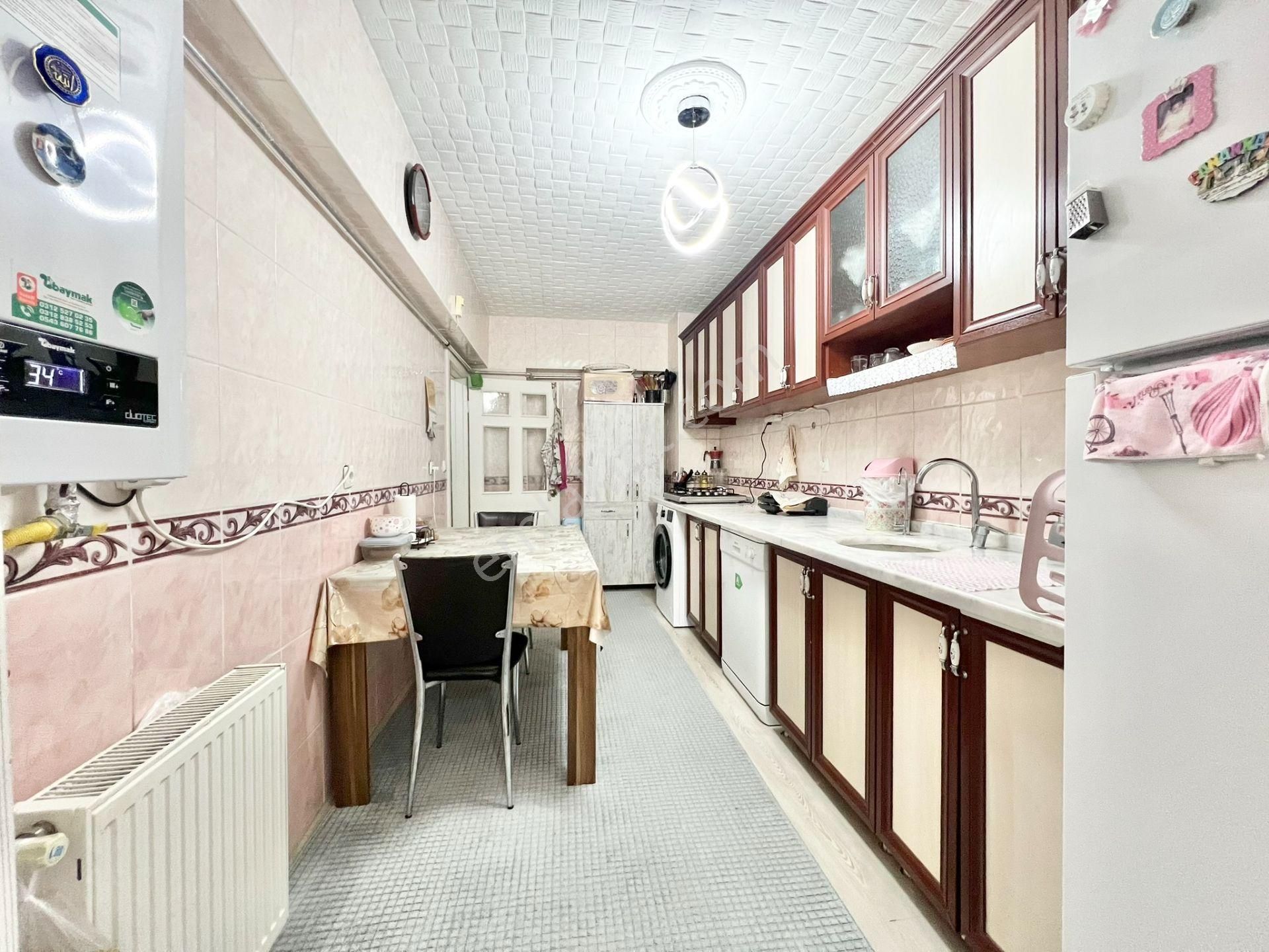 Pursaklar Mehmet Zengin Emlak'tan 2.kat 3+1 Çarşı İçinde Yapılı Masrafsız Daire - Görsel 10