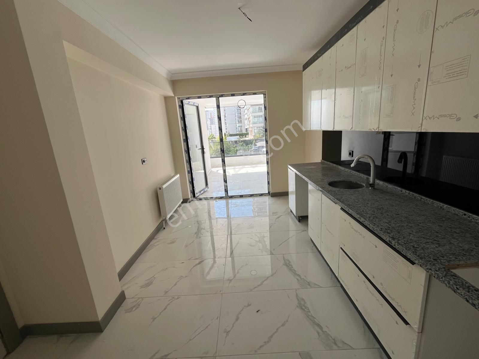 Pamuklar'da Site İçerisinde Geniş Balkonlu Ön Cephe 3+1 Satılık Daire - Görsel 7