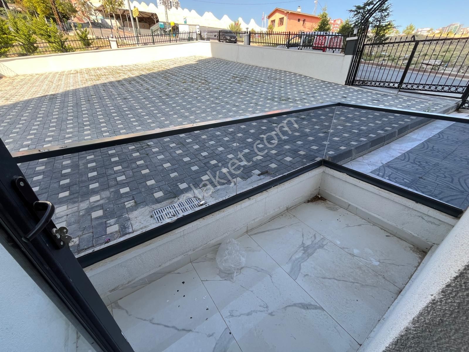 Pamuklar'da Site İçerisinde Geniş Balkonlu Ön Cephe 3+1 Satılık Daire - Görsel 26