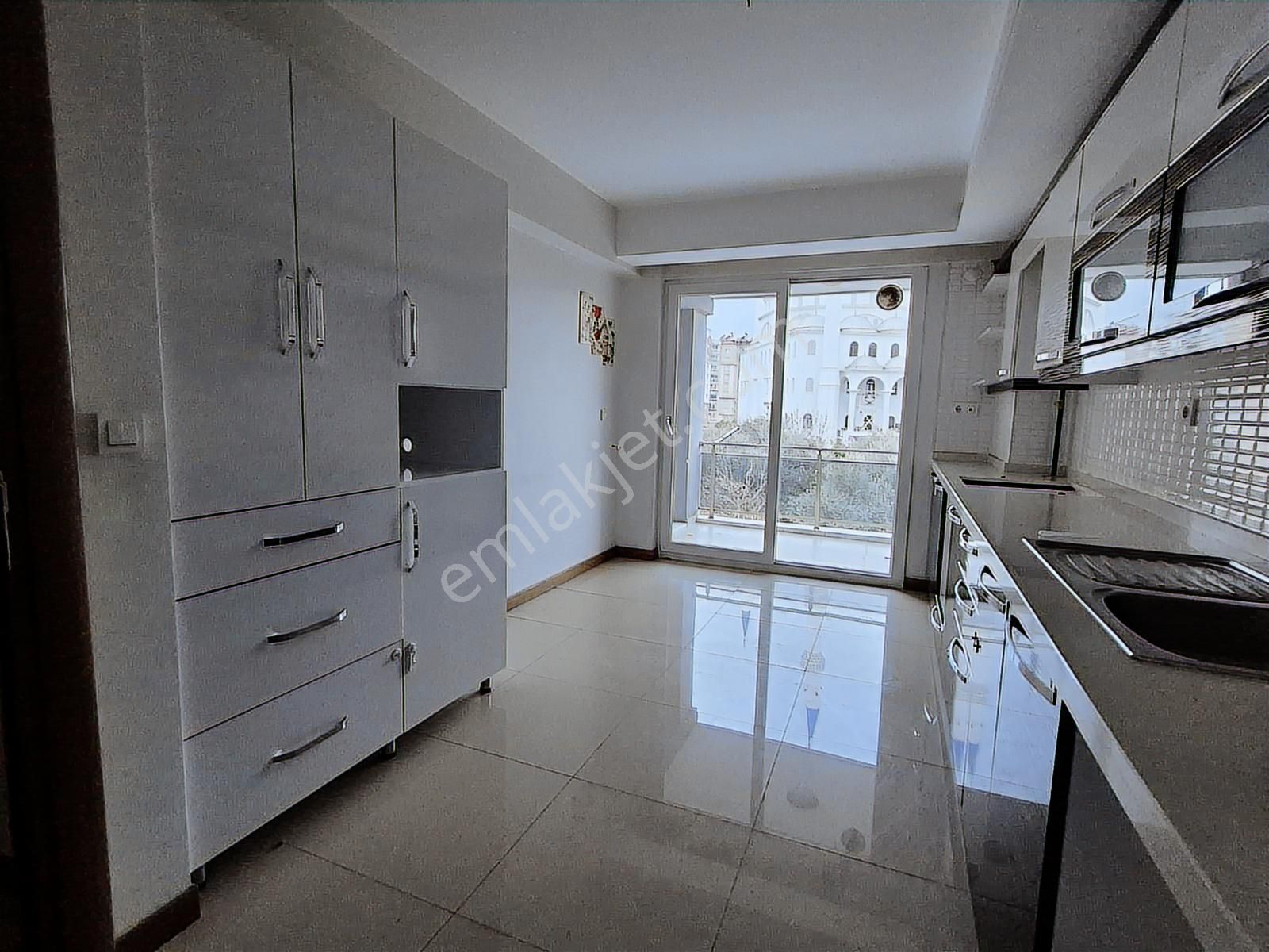 Girne Mahallesi 3+1 Doğalgazlı Kiralık Daire - Görsel 26