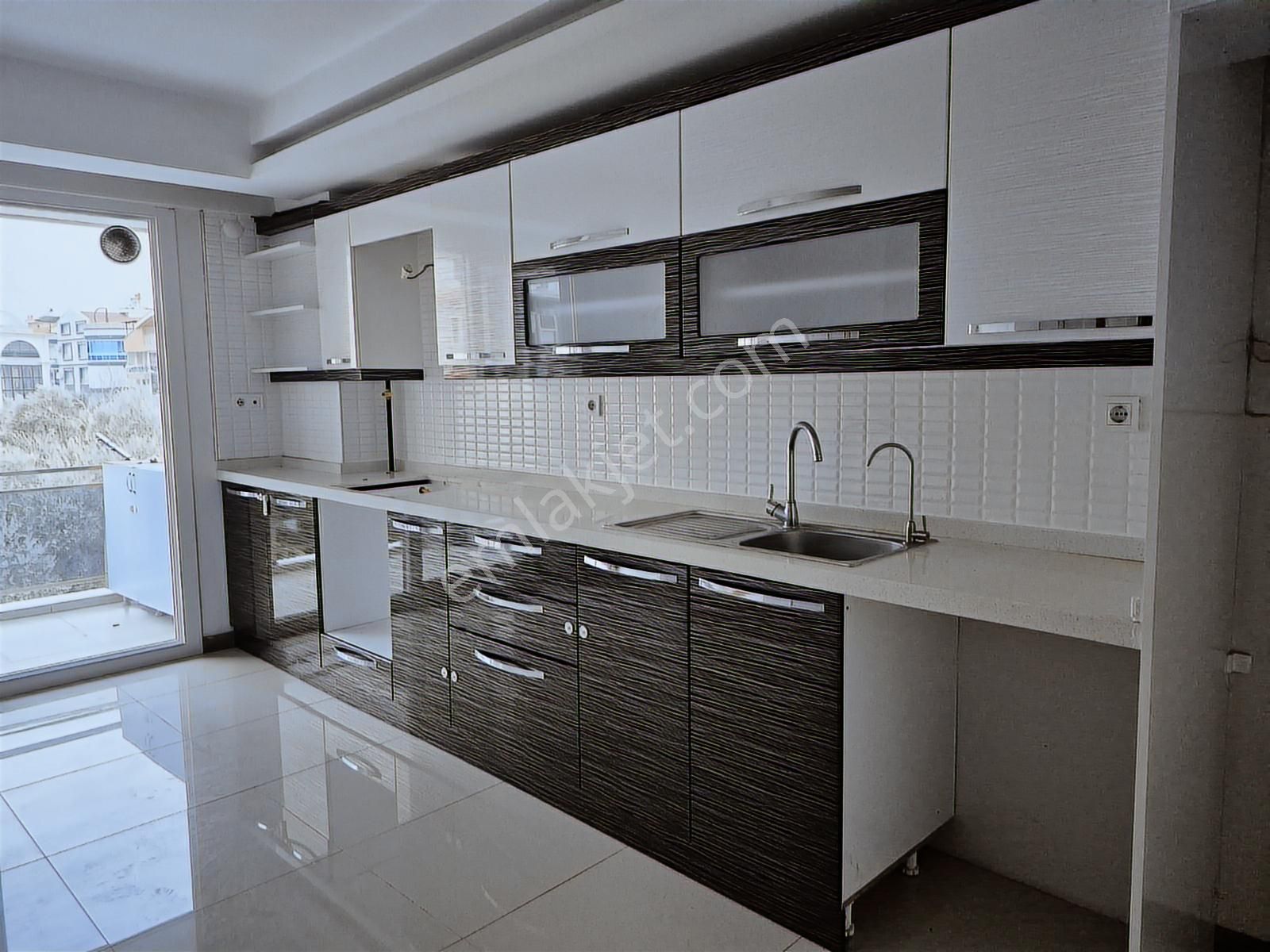 Girne Mahallesi 3+1 Doğalgazlı Kiralık Daire