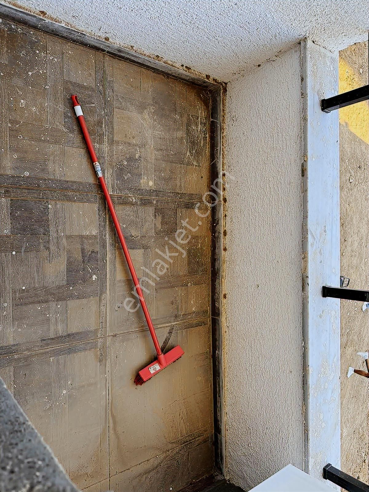 Full Eşyalı Arakat Doğalgazlı 2+1 Kapalı Mutfak Daire - Görsel 3