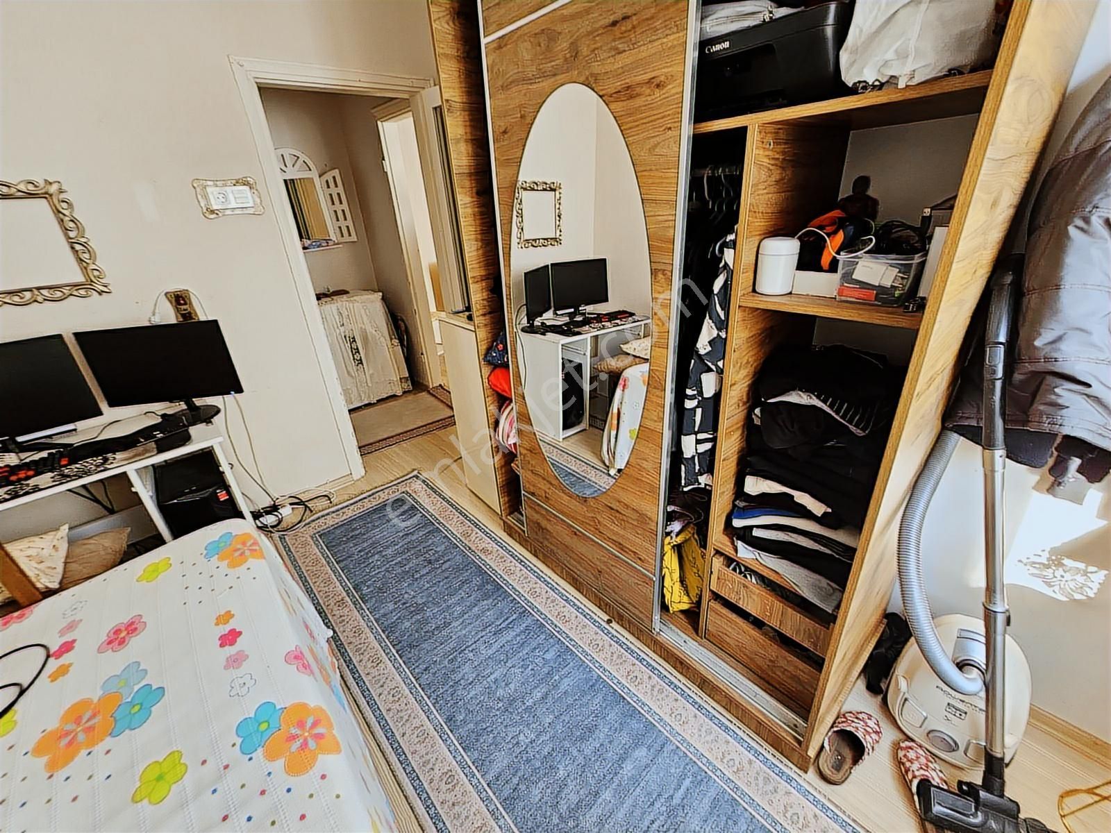 Kocamustafapaşa Kombili 2.ara Kat 1+1 50mk 2.500.000tl - Görsel 3