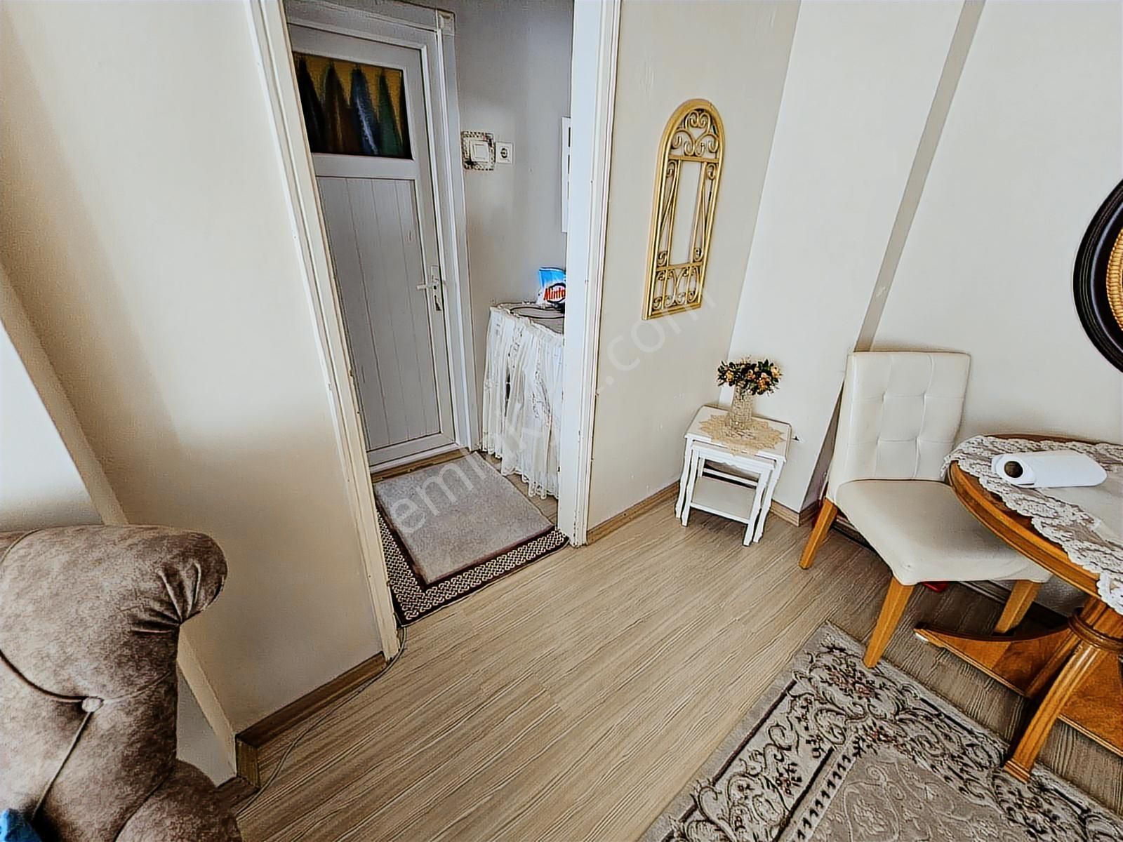 Kocamustafapaşa Kombili 2.ara Kat 1+1 50mk 2.500.000tl - Görsel 4